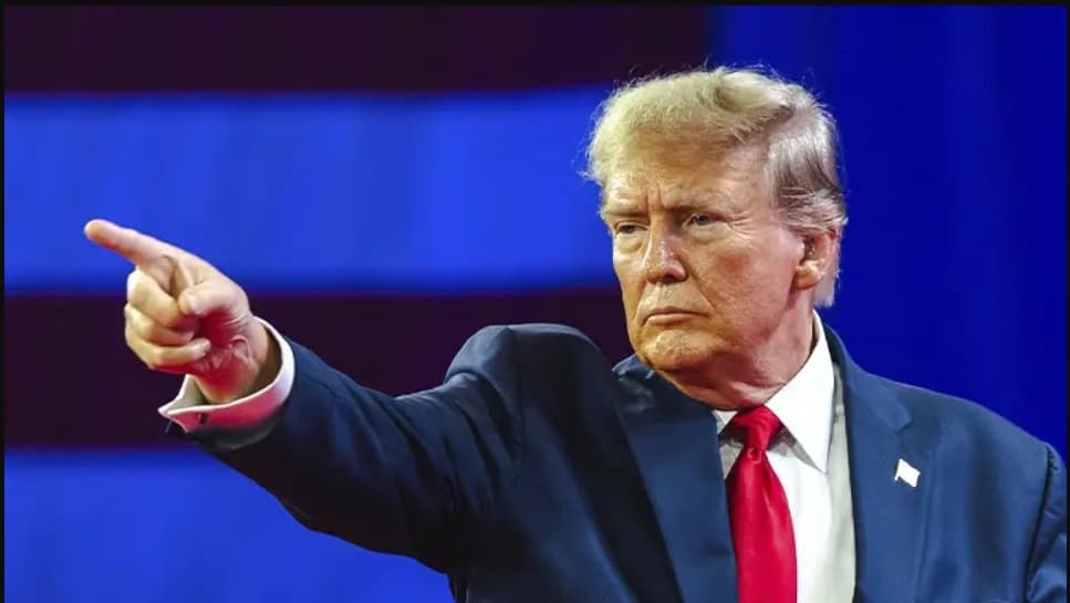 Tensiuni tot mai mari. Donald Trump avertizează că avioanele venezuelene vor fi doborâte dacă pun în pericol navele americane