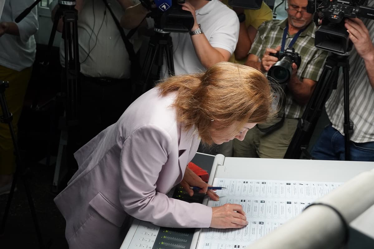 Alegeri parlamentare 2025 // A început tipărirea buletinelor pentru cetățenii care vor vota prin corespondență