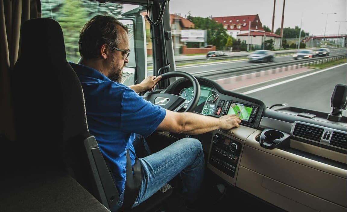 Reguli noi pentru șoferii care efectuează deplasări în Letonia și în Rusia