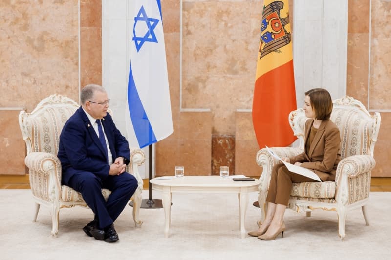 Primul ambasador al Israelului în R. Moldova a intrat oficial în funcție: Dorim să construim un viitor înrădăcinat într-o prietenie neclintită și statornică