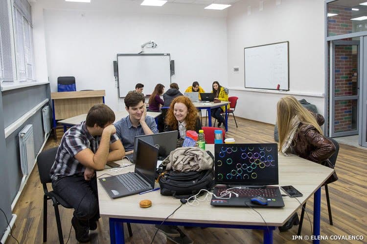 95% din locuri ocupate în școlile profesionale tehnice