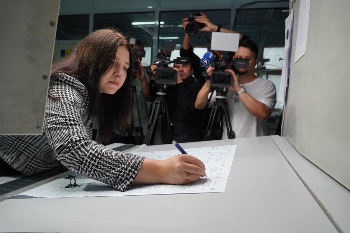 Parlamentare // CEC a început tipărirea a peste 860 de mii de buletine de vot pentru diaspora