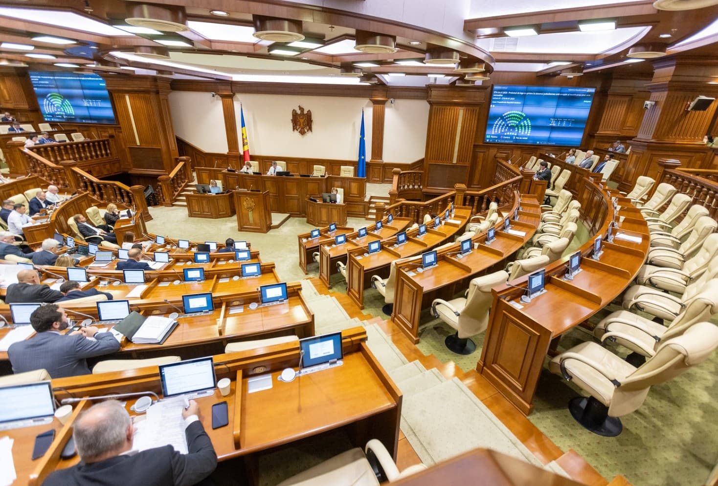 SURSE // Sondaj IRI pentru Washington: PAS ar obține majoritatea în noul Parlament
