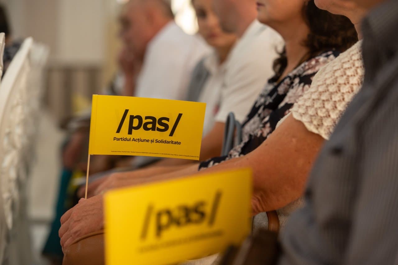 SURSE: Sondaj IRI pentru Washington // PAS, partidul care poate asigura pacea, un viitor prosper pentru copii și investiții externe