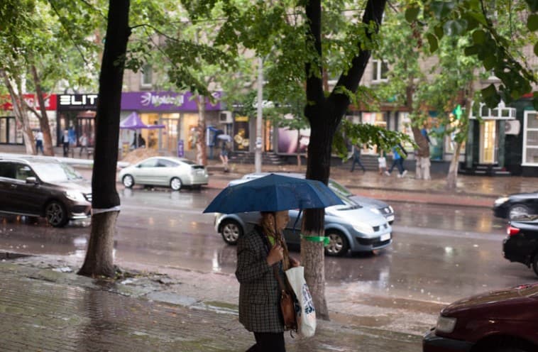 Săptămână cu ploi și vânt. Temperaturile nocturne coboară la 7 grade