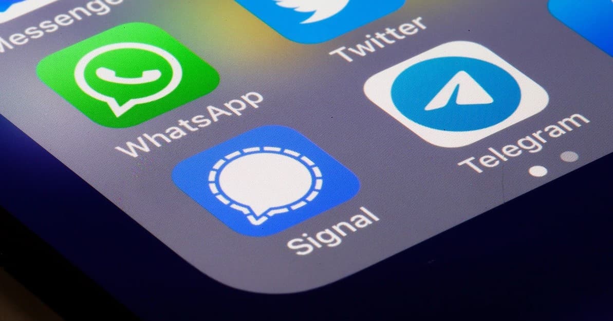 Atenție! Hackerii atacă pe WhatsApp, Signal și Telegram. Precizările autorităților