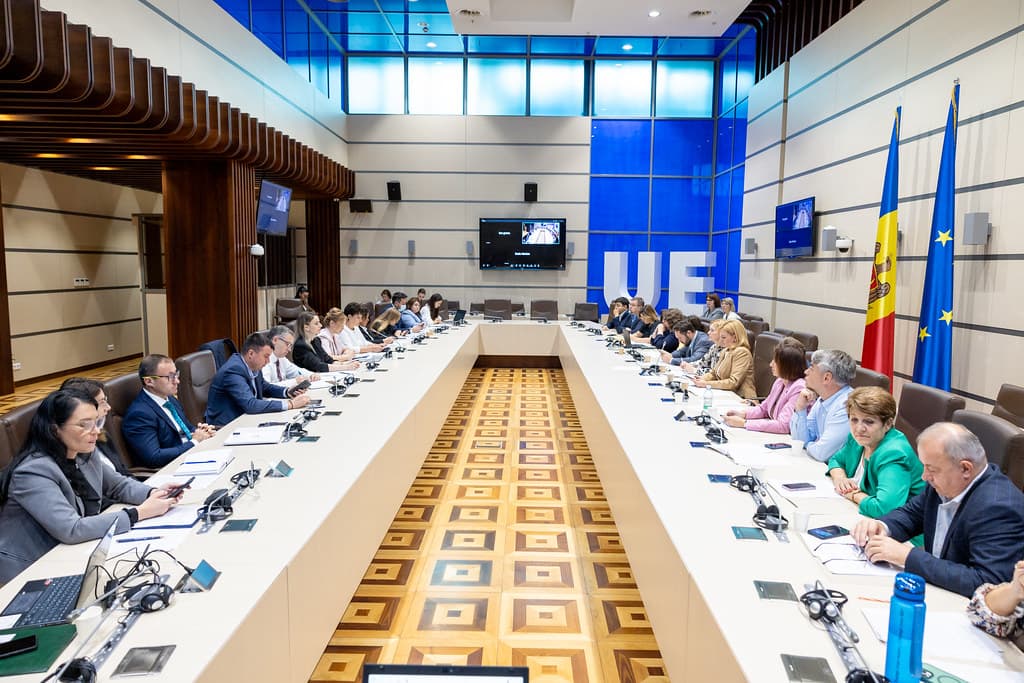Procesul de aderare la UE // Au fost aprobate avizele proiectelor de poziții de negociere ale R. Moldova în privința a 3 clustere