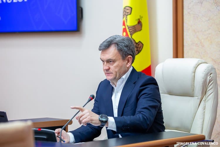 Mâine Plahotniuc va fi adus în cătușe, promite premierul Recean