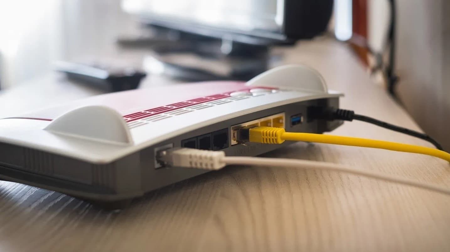 Șeful IGP: Mii de routere Wi-Fi ale cetățenilor, transformate în arme cibernetice pentru a bloca CEC