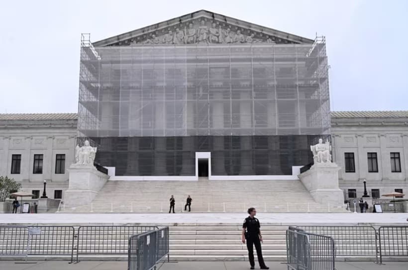 Curtea Supremă a SUA îl autorizează pe Trump să blocheze ajutoare internaţionale în valoare de patru miliarde de dolari