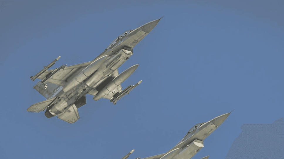 Polonia și NATO au ridicat în aer avioane de vânătoare în urma unui atac rusesc în vestul Ucrainei