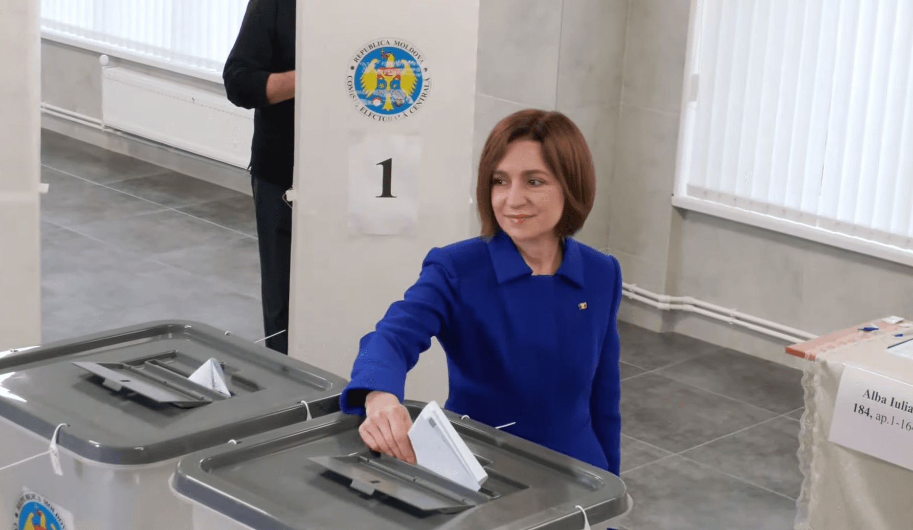 Președintele Maia Sandu a votat și a chemat cetățenii să iasă la urne pentru a apăra R. Moldova: Rusia ne atacă pe toate fronturile