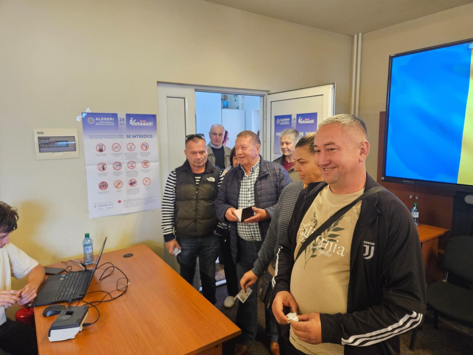Parlamentare // Peste 576 de mii de alegători au votat până la ora 12:00