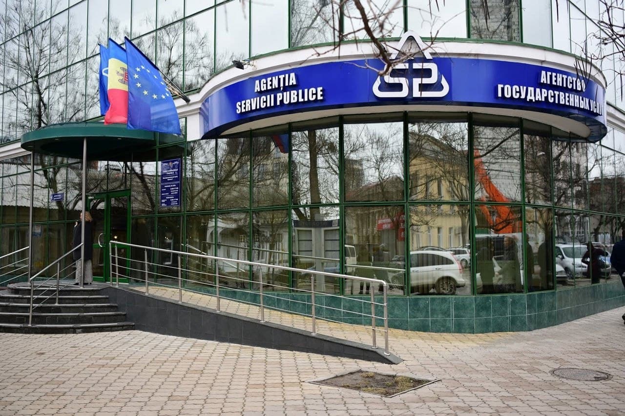 Parlamentare // Peste 2 700 de acte de identitate au fost eliberate de ASP în prima parte a zilei