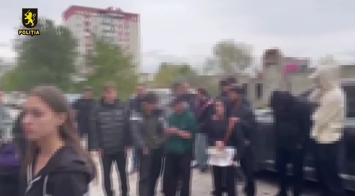VIDEO // Peste 30 de persoane, inclusiv minori, cercetate pentru participare la protestele lui Dodon, plătite de Șor