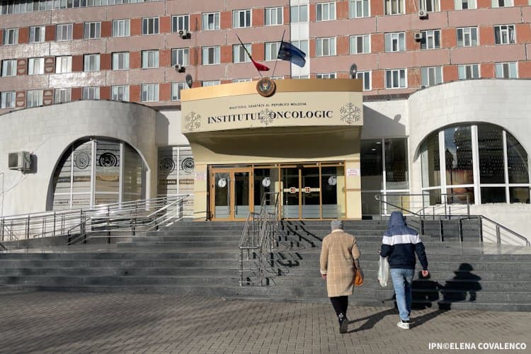 Octombrie – luna de conștientizare a cancerului mamar: depistarea precoce salvează vieți