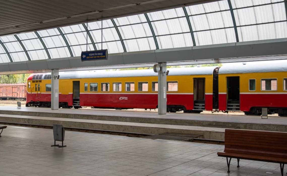 Transportul feroviar de călători devine serviciu public