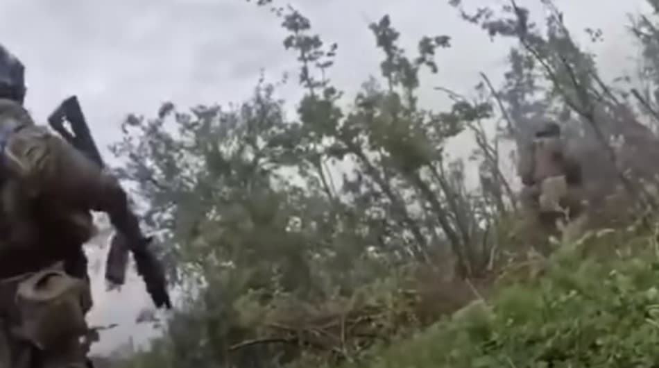 VIDEO // Momentul în care Forțele speciale ucrainene distrug un grup inamic de sabotaj și recunoaștere în Iampil, regiunea Donețk