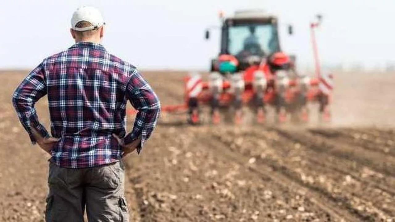 De azi agricultorii pot depune la AIPA cereri de subvenționare postinvestițională