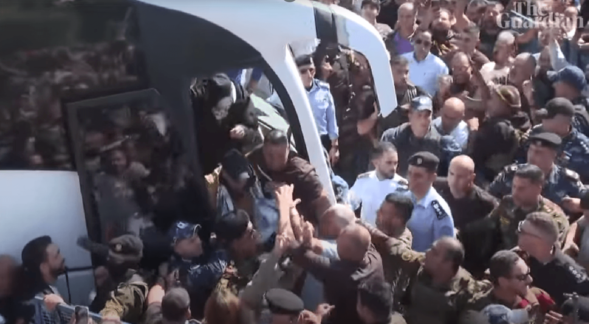 Israelul a eliberat 1.968 de deţinuţi în schimbul celor 20 de ostatici în viaţă predaţi de Hamas