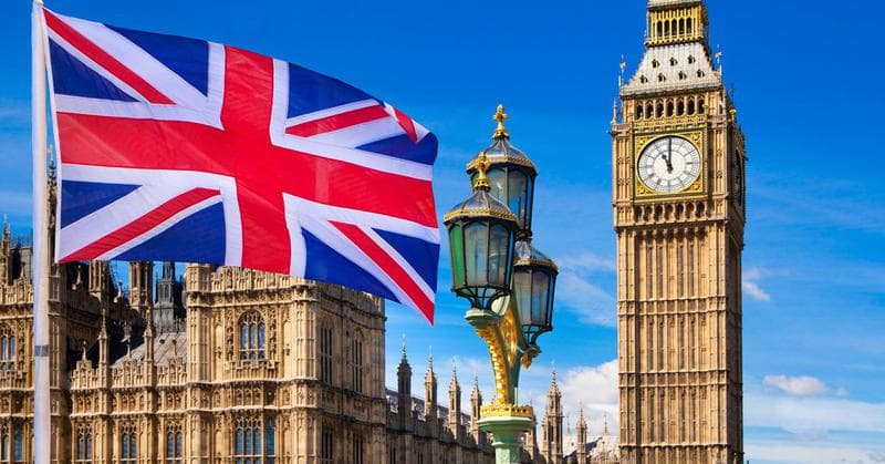 Marea Britanie impune un nou val de sancțiuni împotriva Moscovei. Londra țintește Lukoil, Rosneft și băncile rusești