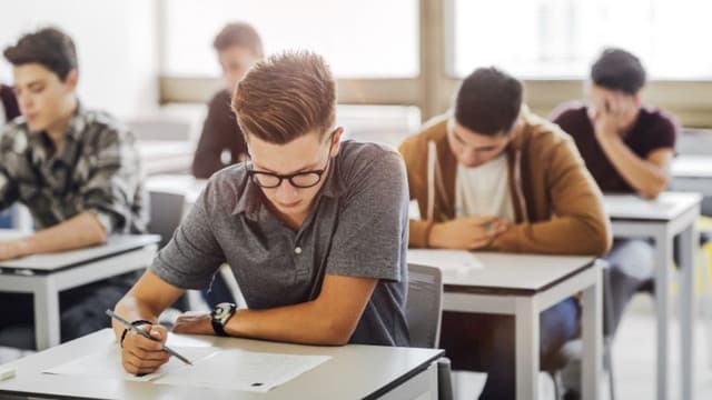 A fost stabilit orarul pentru examenele de absolvire