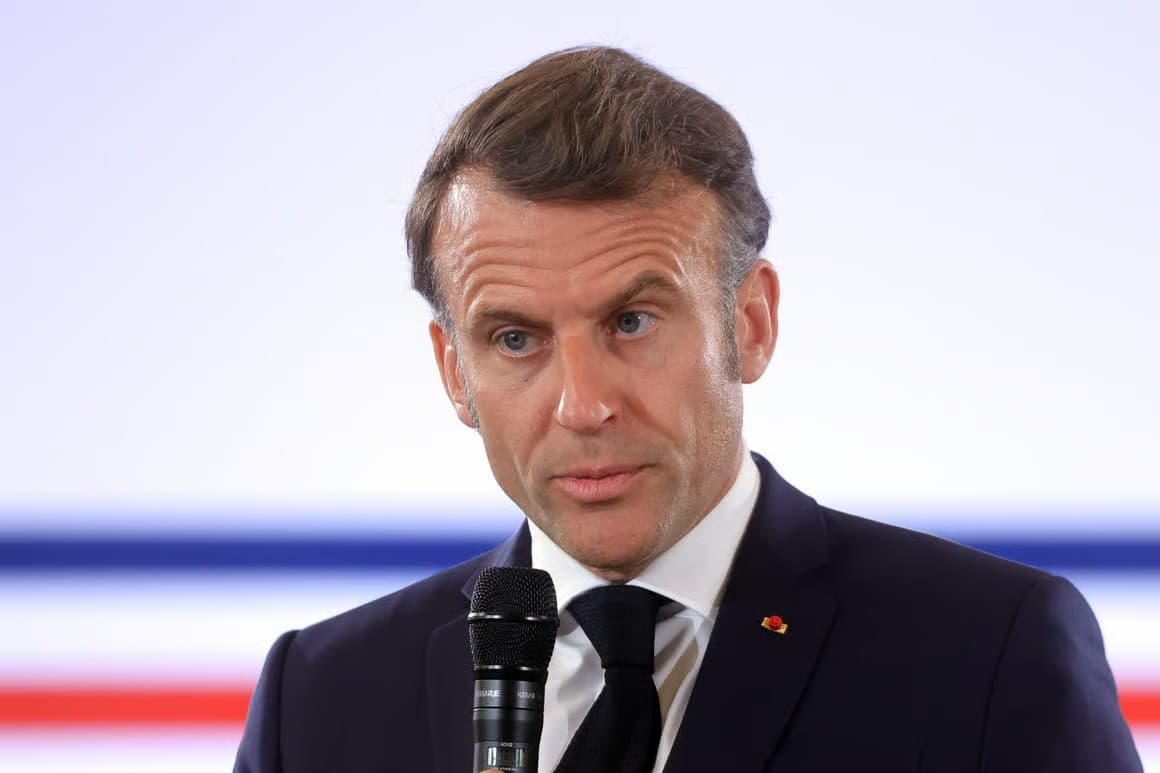 Macron cere, la summitul ţărilor mediteraneene din UE, ca ucrainenii şi europenii să se aşeze la masa summitului Trump-Putin anunţat la Budapesta