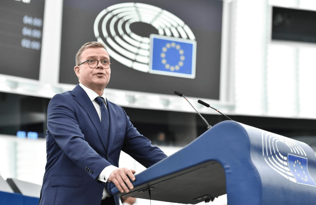 Premierul finlandez, mesaj către Donald Trump: „Lasă-l pe Zelenski să lovească Rusia cu rachete Tomahawk. Putin crede doar în putere”