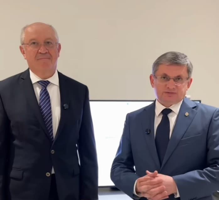 VIDEO // OFICIAL: Alexandru Munteanu, candidatul PAS pentru funcția de premier: Am să depun toate eforturile pentru a lucra spre binele Patriei