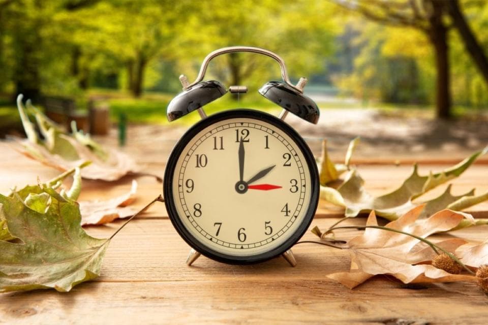 25 octombrie – 04:00 devine 03:00. Moldova trece la ora de iarnă