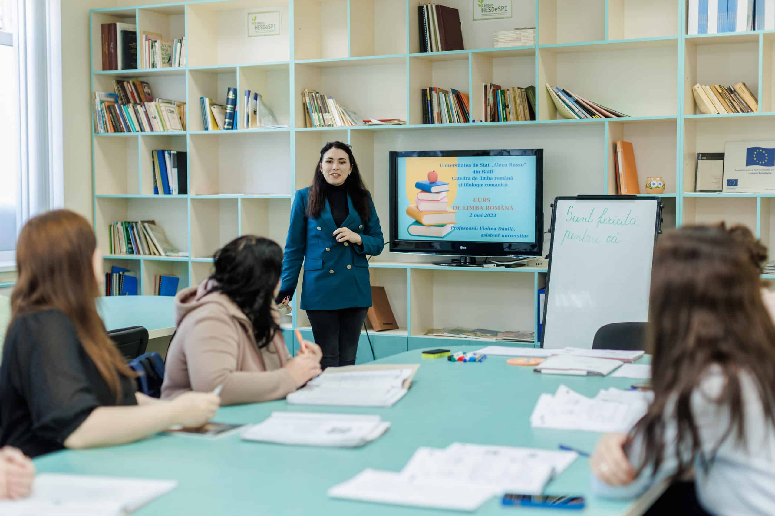 Peste 8 200 de adulți din diverse domenii profesionale au beneficiat de cursuri gratuite de limba română în 2025