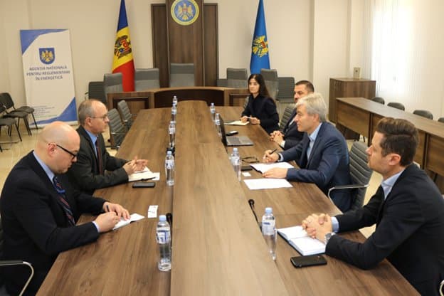 R. Moldova caută surse alternative de produse petroliere, după sancționarea Lukoil