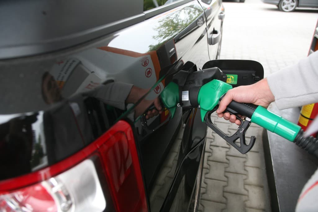 Prețul la motorină se apropie de 20 de lei
