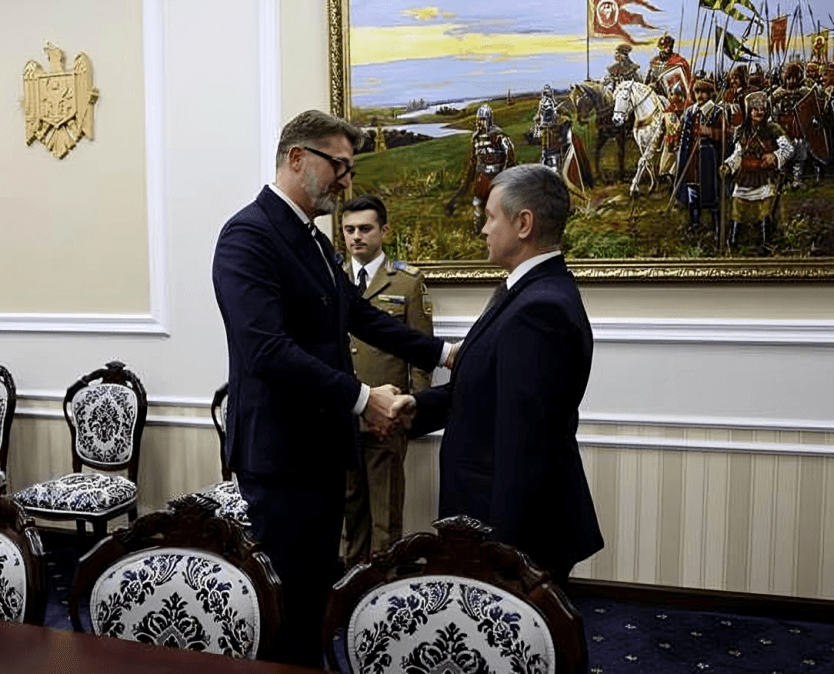 Ambasadorul Cristian-Leon Țurcanu s-a întâlnit cu ministrul moldovean al Apărării: L-am asigurat de sprijinul susținut şi consecvent al României