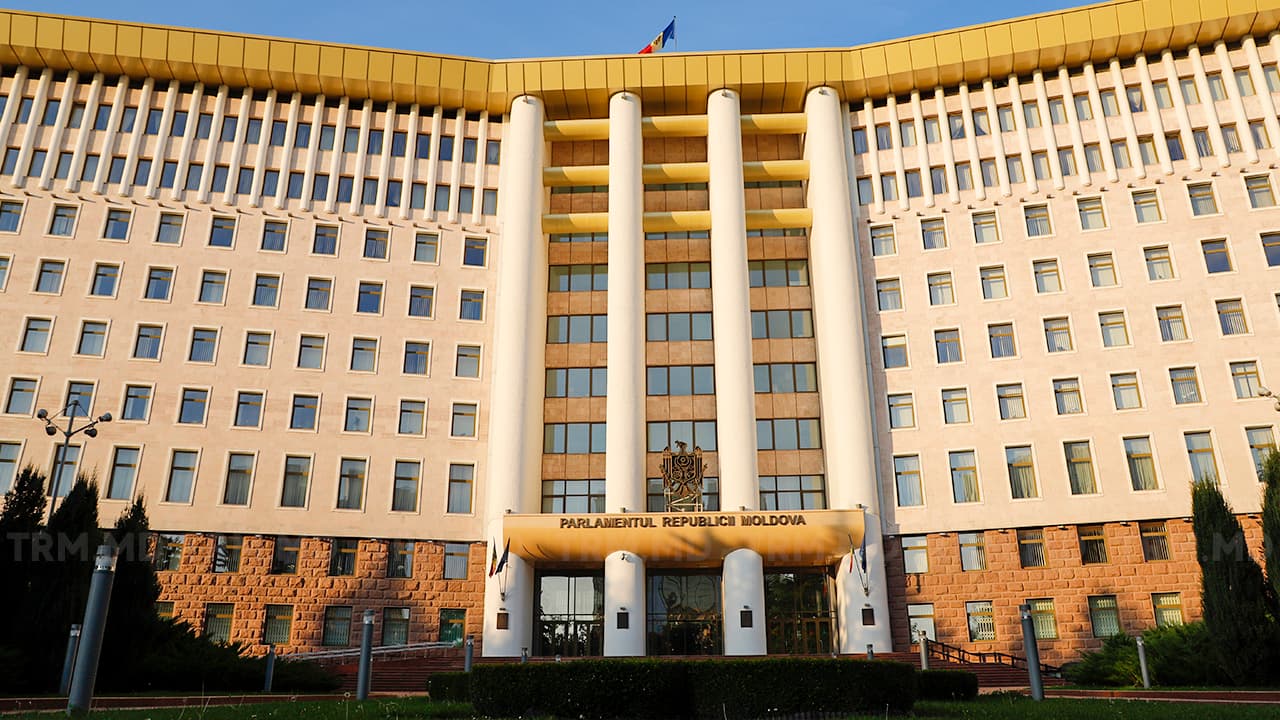 Parlamentul renunță la grupurile de prietenie cu Rusia și Belarus