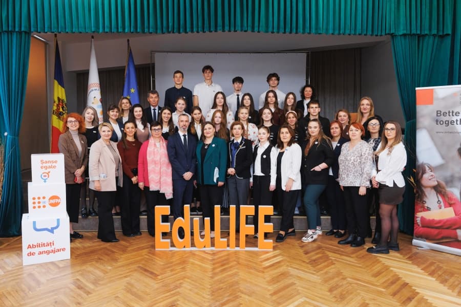 Spații inovatoare de învățare, amenajate în 35 de instituții profesionale. Peste 25 de mii de elevi vor beneficia de noile facilități