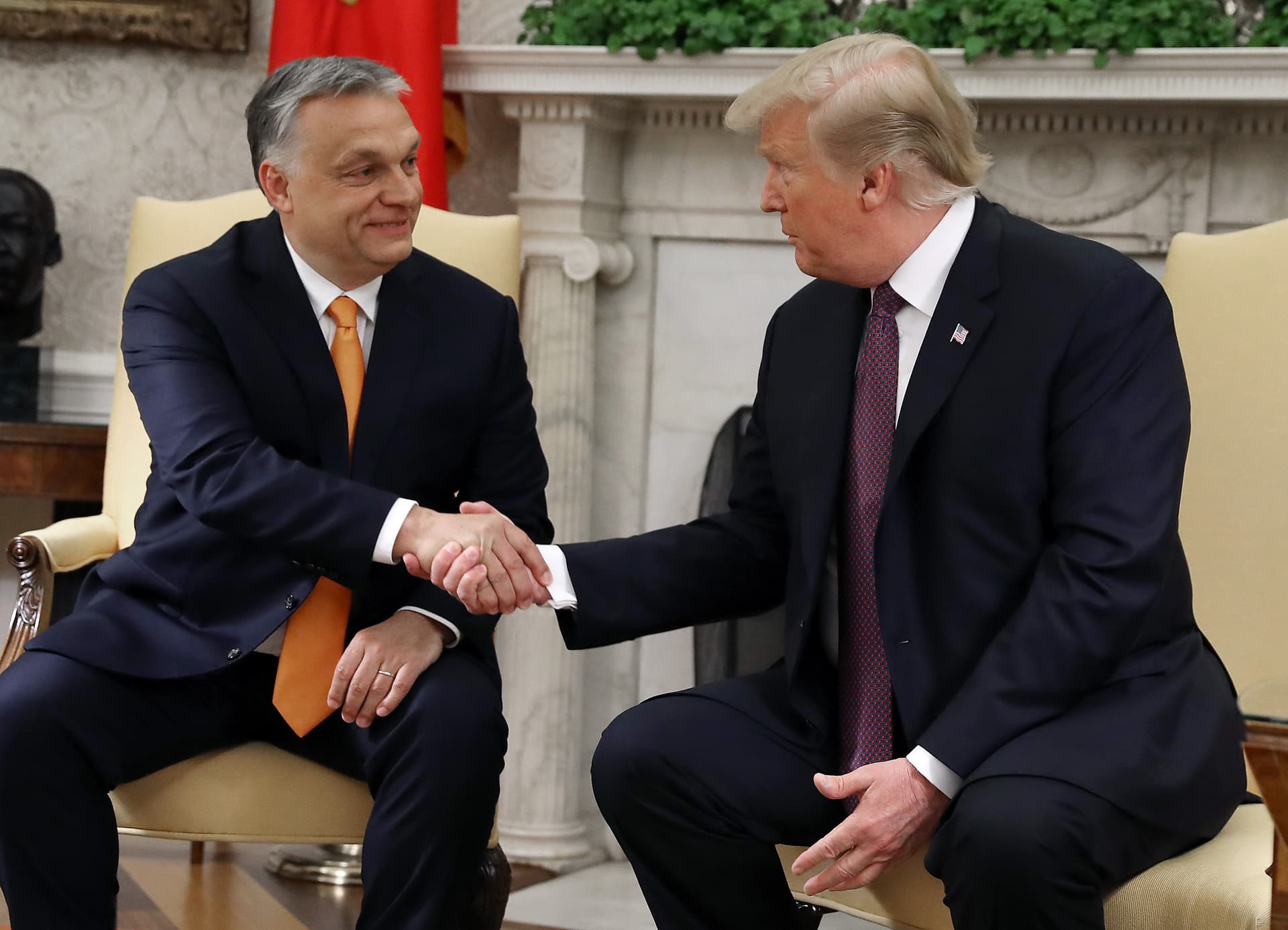 VIDEO // Viktor Orban, primit la Casa Albă de Donald Trump. Războiul din Ucraina și trupele din România, menționate în discuții