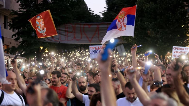 Guvernul sârb intenţionează să interzică Radio Europa Liberă şi două posturi de televiziune