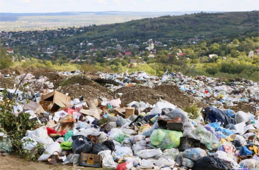 265 de tone de deșeuri periculoase, eliminate de pe ambele maluri ale Nistrului