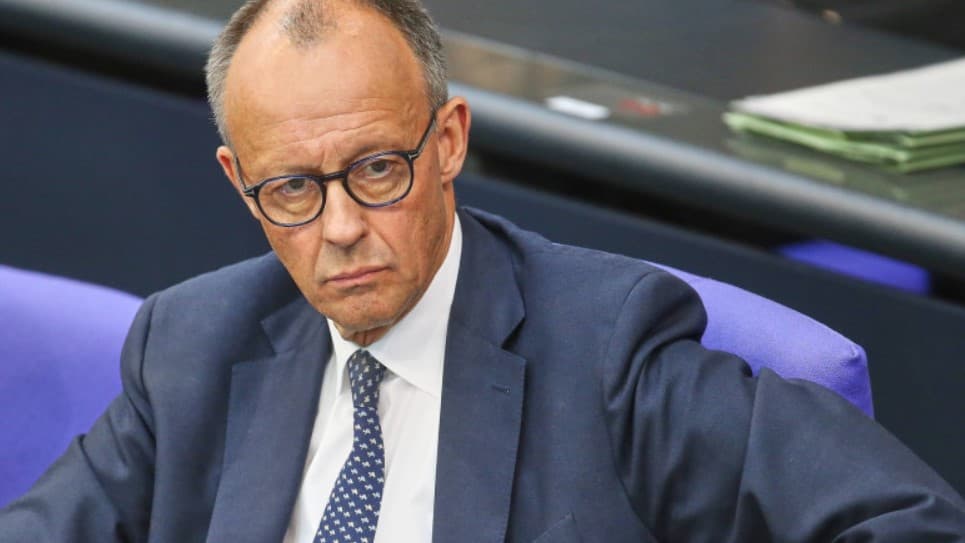 Cancelarul german îl îndeamnă pe Zelenski să lupte „cu energie” contra corupției, după scandalul care zguduie Ucraina