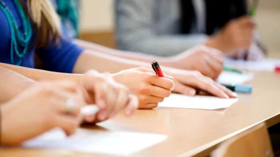 Elevii alolingvi cu certificat B2 vor primi „10” din oficiu la BAC la Limba română