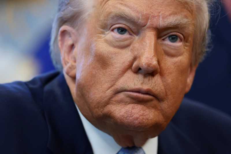 SUA // Trump invocă pedeapsa capitală pentru democrații care fac apeluri către armată să nu se supună ordinelor