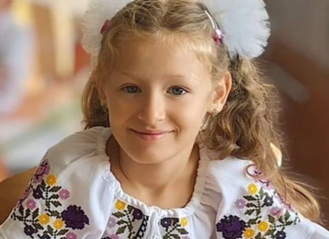 Amelka, o fetiţă poloneză de 7 ani, printre victimele atacului rus asupra oraşului Ternopil. Numărul morţilor a ajuns la 31