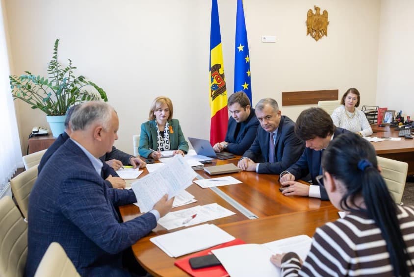 Moldovenii care au muncit legal în Croația și provincia canadiană Quebec vor beneficia de pensii și alte plăți sociale