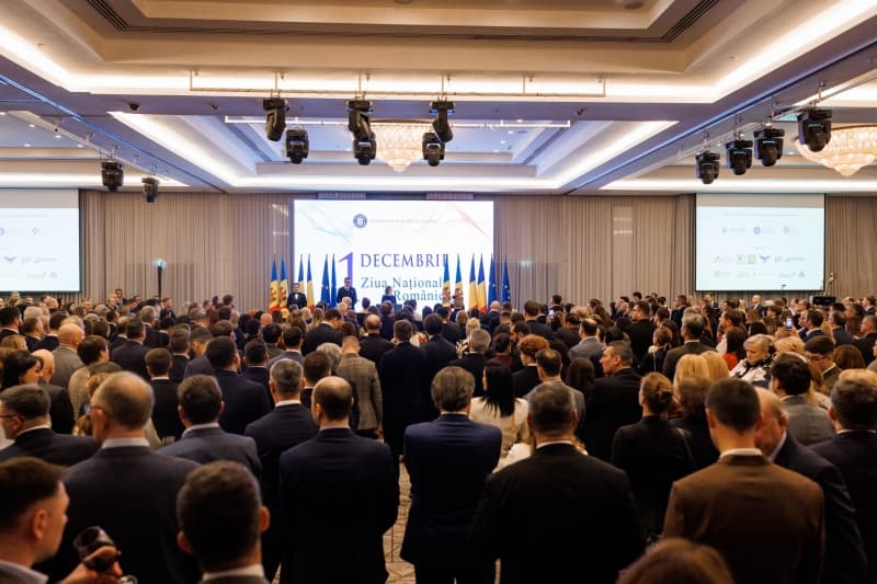 Maia Sandu, mesaj la recepția cu ocazia Zilei Naționale a României: Să apărăm adevărul istoric și să ne luăm patriotismul înapoi. La mulți ani, România
