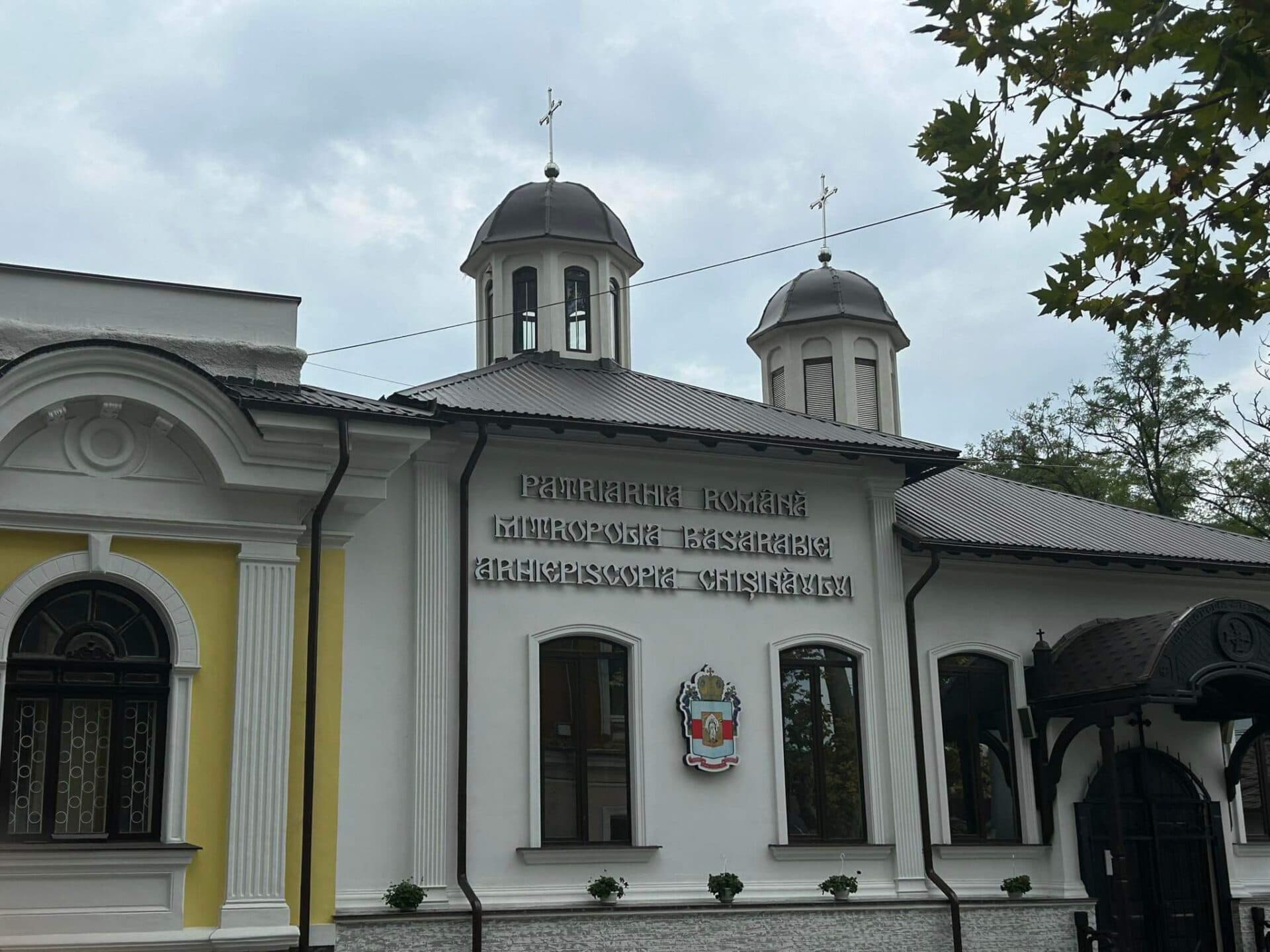 Mitropolia Basarabiei despre Dodon: „Unul dintre cei mai incompetenți lideri politici. Să pună mâna pe manualele de istorie”