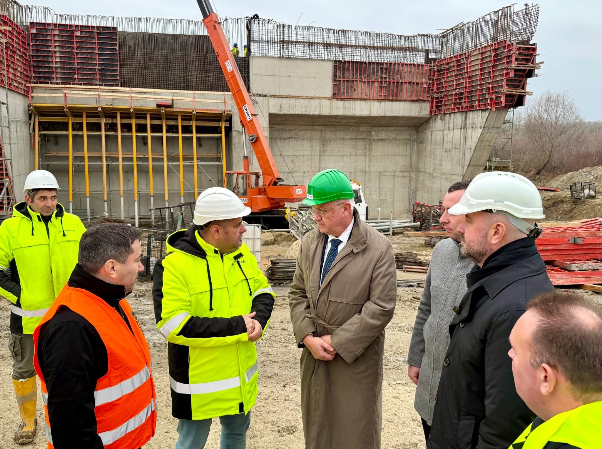 FOTO // Alexandru Munteanu, în inspecție la „Podul de Flori”: E un proiect simbolic și strategic pentru R. Moldova