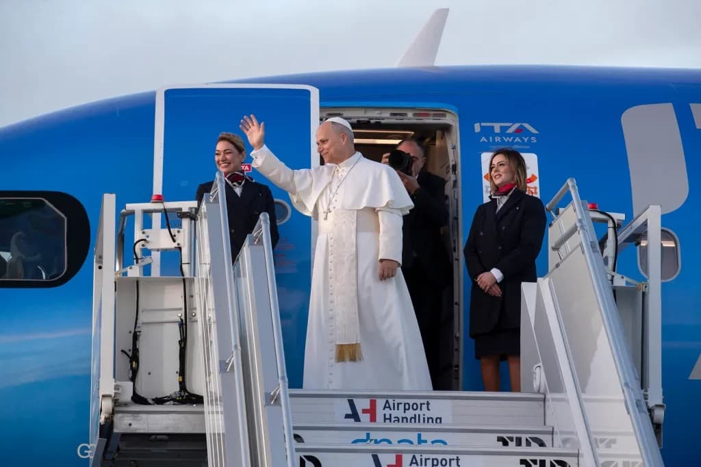 Aeronava papală care l-a dus pe Suveranul Pontif în Turcia, afectată de problema informatică ce a consemnat la sol mii de aeronave Airbus A320