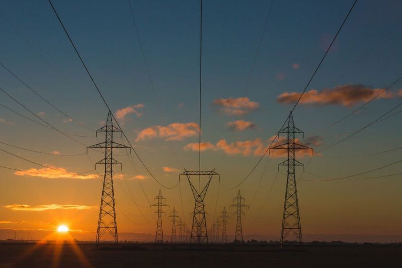 Cadrul legal pentru infrastructura energetică va fi aliniat la normele europene TEN-E
