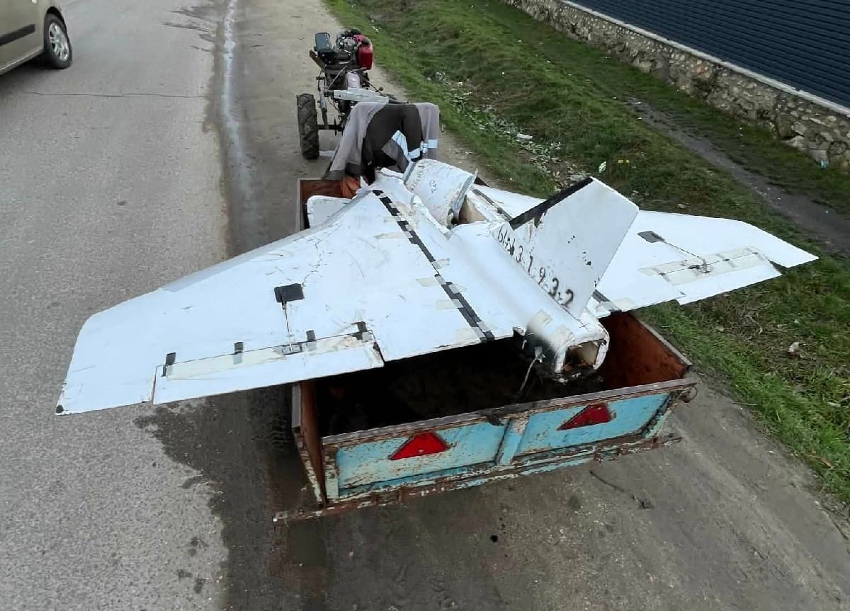 VIDEO // O dronă rusească, găsită la Pepeni, raionul Sângerei. Poliția se deplasează la fața locului